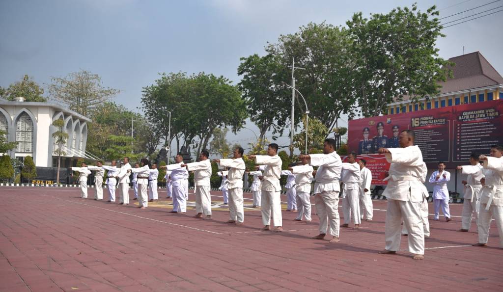 Jelang Pilkada Serentak 2024, Personil Polres Gresik Gelar Latihan Beladiri