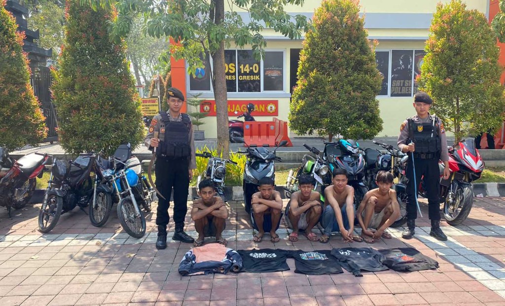 Lima Remaja Diduga Gangster Yang Bawa Sajam Berstatus Wajib Lapor